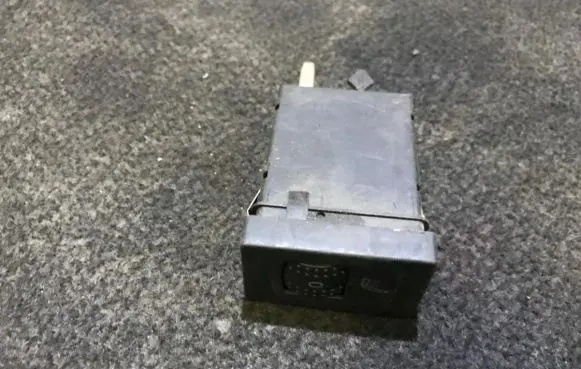 Volkswagen PASSAT B5.5 Seat heating switch 3b0963564c