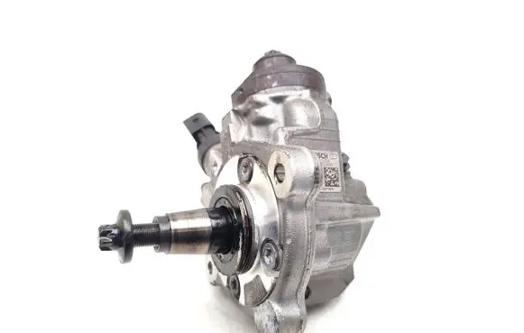 BMW X3 E83 Fuel injection high pressure pump 7797874 0445010506