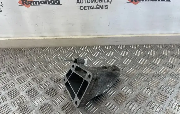 Mercedes-Benz S W221 Engine mounting bracket A6422230504