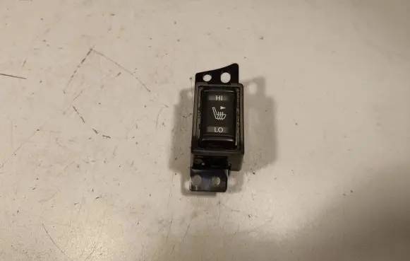 Nissan X-Trail T32 Seat heating switch