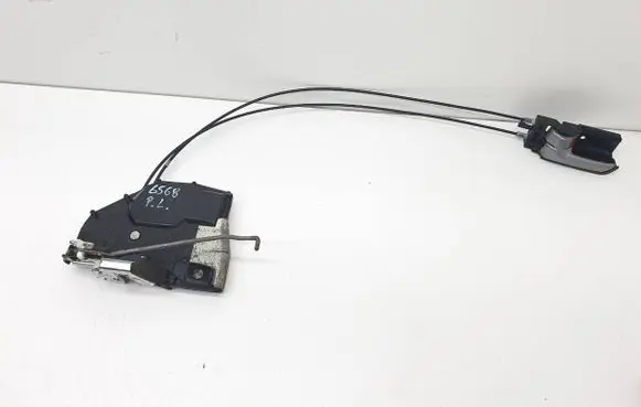 Suzuki Swift I Front door lock