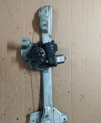 Peugeot 2008 I Front door window regulator with motor 9674254280