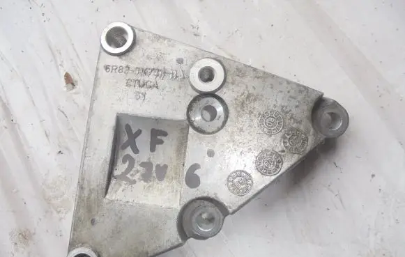 Jaguar XF other engine part 6R833K738BA