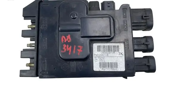 Renault Megane III Fuse box set 243800010R