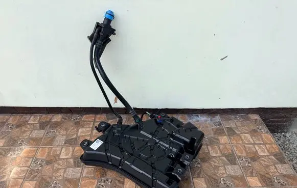 Vauxhall Astra K AdBlue liquid reservoir 42721599