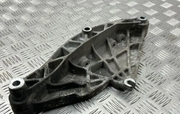 Chevrolet Captiva Generator/alternator bracket 96628791