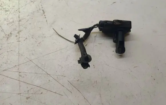 Toyota Avensis T250 Mass air flow meter 222040N010 050608 MB1974003070
