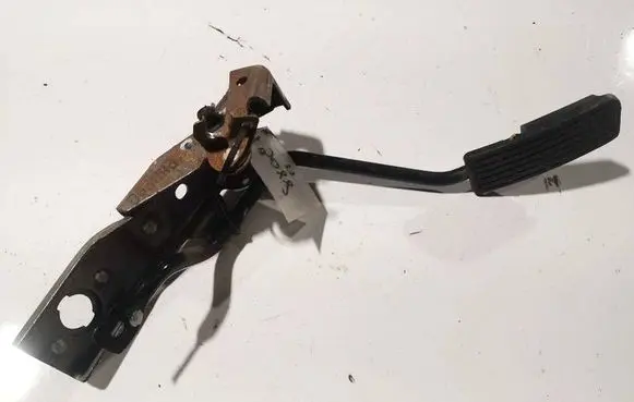 Honda FR-V Accelerator throttle pedal