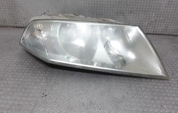Skoda Octavia Mk2 (1Z) Headlight/headlamp