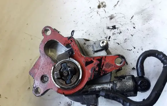 Renault Megane III Vacuum pump