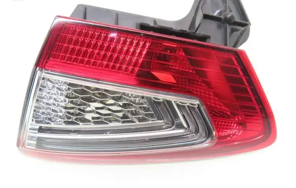 Ford Mondeo MK IV Rear/tail lights BS7113A602AE