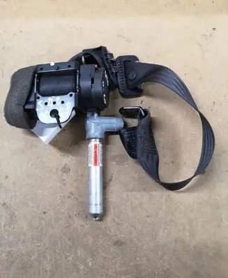 Volvo S40 Rear seatbelt 8639549