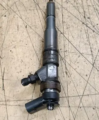BMW X5 E53 Fuel injector 7789661