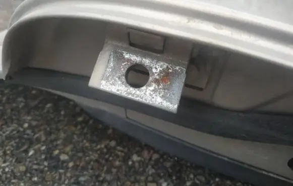 Volvo V70 Rear door lower hinge