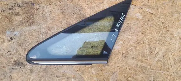 Opel Zafira B Front triangle window/glass 