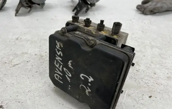 Toyota Avensis T270 ABS Pump 4454005100