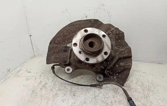 BMW 7 E65 E66 Front wheel hub spindle knuckle