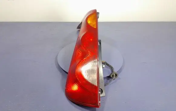 Nissan Note (E11) Rear/tail lights 220-16752