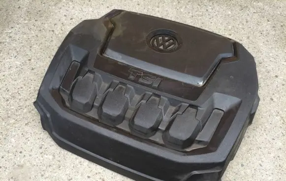 Volkswagen Tiguan Allspace Engine cover (trim) 06K103925CL