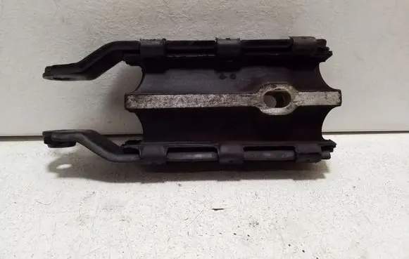 Volvo XC60 Engine mount bracket 31262935 8G9N6P082BA