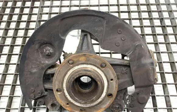 Peugeot 308 SW Front wheel hub spindle knuckle 