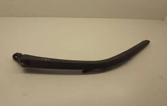 Rear wiper blade arm