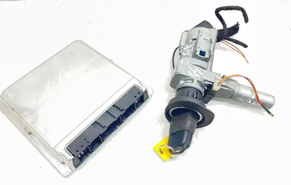 Mercedes-Benz SLK R170 Engine ECU kit and lock set A1111533779 0095457228