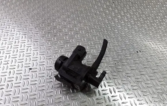 Volkswagen Golf IV Vacuum valve 191906283A