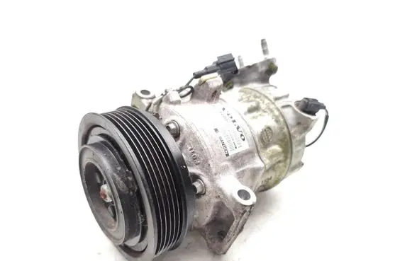 Volvo V40 Air conditioning (A/C) compressor (pump) 31469966