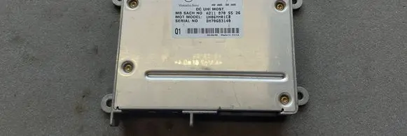 Mercedes-Benz CLS C219 Bluetooth control unit module A2118705522 DM70683140
