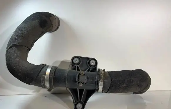 Audi A7 S7 4G Intercooler hose/pipe 4G0145673R