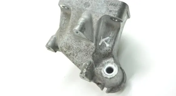 Mercedes-Benz ML W166 Engine mounting bracket A6422236304
