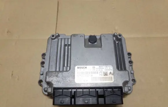 Peugeot 407 Engine control unit/module 0281011558