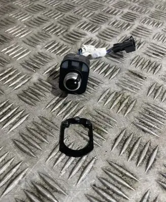 Wing mirror switch