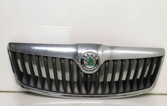 Skoda Octavia Mk2 (1Z) Front bumper upper radiator grill 1z0853651c 1z0853661a
