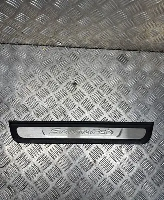 Hyundai Santa Fe Front sill trim cover 85883S1500