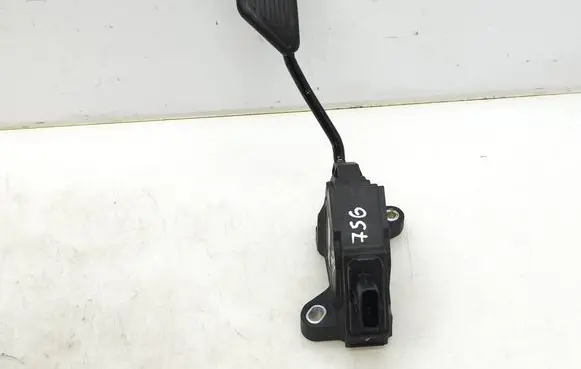 Toyota Yaris Accelerator throttle pedal 781100D040 17269A 18923295136
