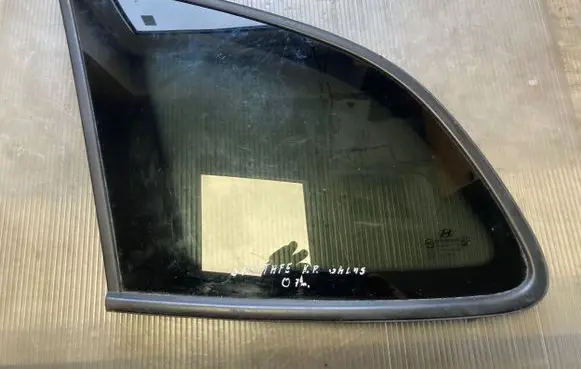 Hyundai Santa Fe Rear side window 43R000399