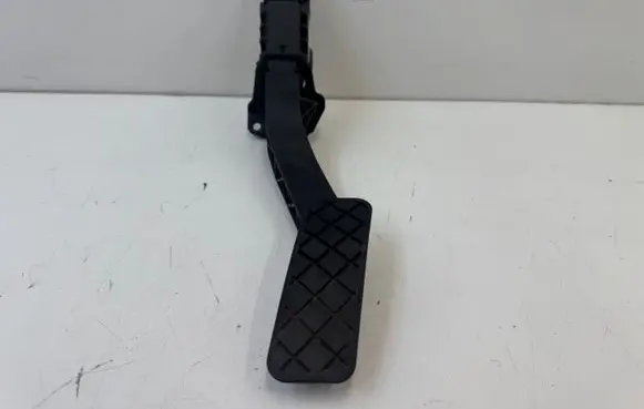Skoda Superb B8 (3V) Accelerator throttle pedal 5Q2723503D
