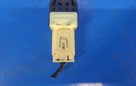 Toyota Camry Airbag deployment crash/impact sensor 8983106010