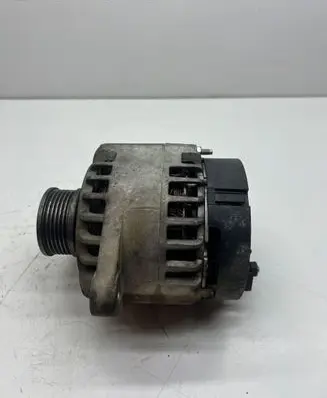 Opel Zafira B Generator/alternator 13117279