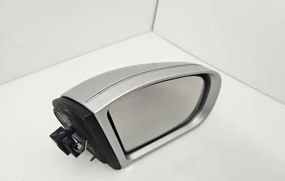 Mercedes-Benz C W203 Front door electric wing mirror 413133418