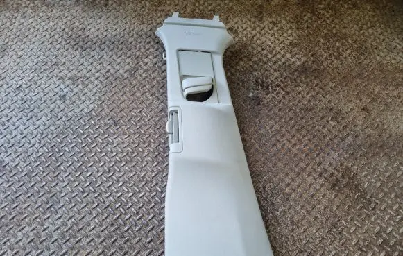 Volvo XC60 (B) pillar trim (top) 31425695