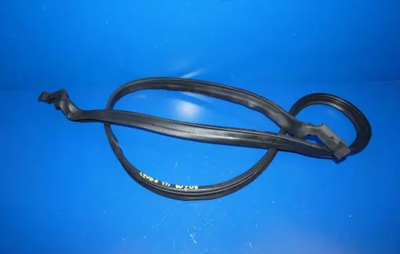Mercedes-Benz E A207 Seal rubber (tailgate) 