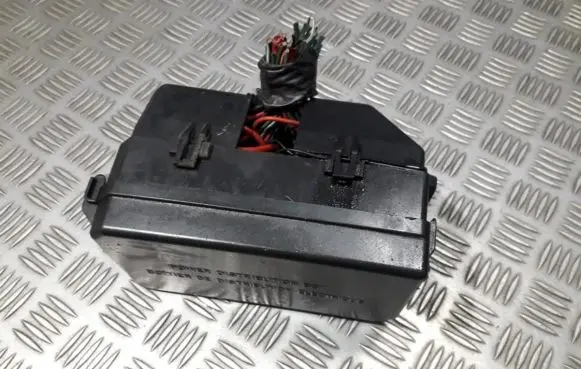 Ford Mondeo MK II Fuse box set xs2114a142aa xs21-14a142-aa