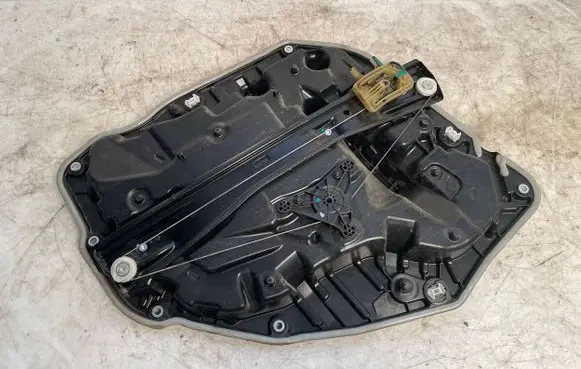 BMW X5 G05 Rear window lifting mechanism without motor 9450785