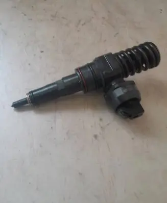 Seat Alhambra (Mk1) Fuel injector 038130073AK