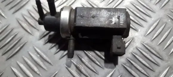 Volkswagen PASSAT B5 Turbo solenoid valve 8d0906627 72190332