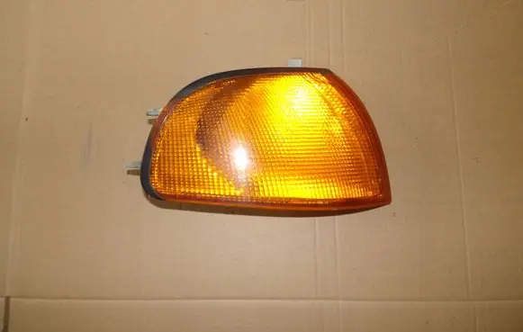 Mitsubishi L400, Space Gear Front indicator light