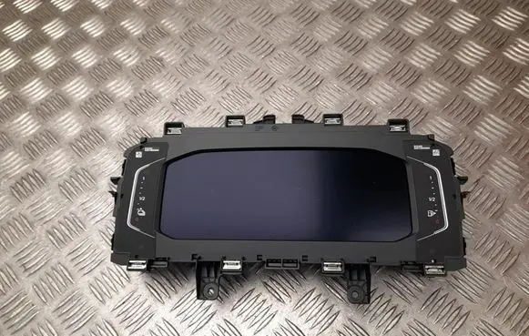 Volkswagen PASSAT B8 Speedometer (instrument cluster) 3G0920324B